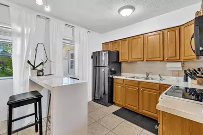 560-564 NE 35th Street, Oakland Park, FL 33334 - Photo 7