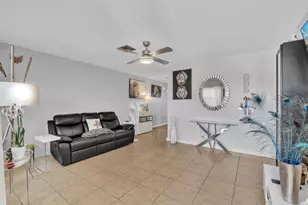 560-564 NE 35th St, Oakland Park, FL 33334 - Photo 3