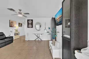 560-564 NE 35th St, Oakland Park, FL 33334 - Photo 3
