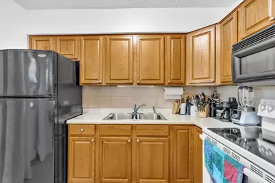560-564 NE 35th Street, Oakland Park, FL 33334 - Photo 9
