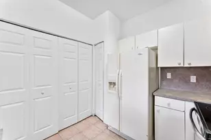 1407 S Santa Catalina Cir, North Lauderdale, FL 33068 - Photo 7
