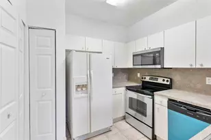 1407 S Santa Catalina Cir, North Lauderdale, FL 33068 - Photo 3