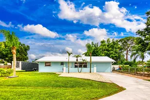 2184 SE Washington Street N, Stuart, FL 34997 - Photo 1