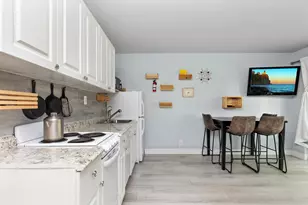 505 NE 20th Ave, Deerfield Beach, FL 33441 - Photo 3