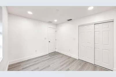 528 E Lakewood Road #B, West Palm Beach, FL 33405 - Photo 3