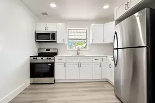 528 E Lakewood Rd, West Palm Beach, FL 33405 - Photo 5