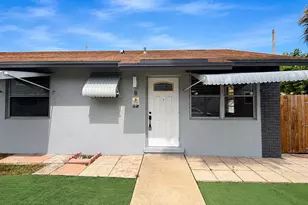 528 E Lakewood Rd, West Palm Beach, FL 33405 - Photo 1
