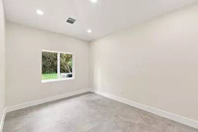 4701 Evergreen Avenue, Fort Pierce, FL 34945 - Photo 7
