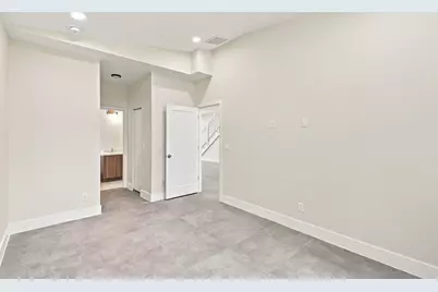 4701 Evergreen Avenue, Fort Pierce, FL 34945 - Photo 9