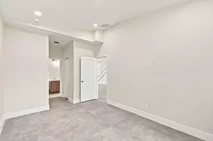 4701 Evergreen Ave, Fort Pierce, FL 34945 - Photo 9