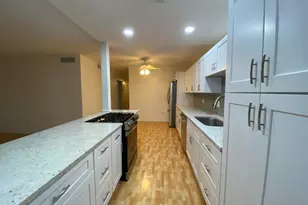 250 SW 7th St, Boca Raton, FL 33432 - Photo 3