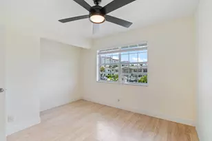 299 SW 7th St, Boca Raton, FL 33432 - Photo 9