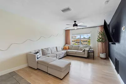 299 SW 7th Street #2060, Boca Raton, FL 33432 - Photo 3