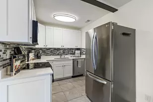 299 SW 7th St, Boca Raton, FL 33432 - Photo 5