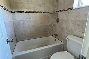 5614 Blueberry Ct, Lauderhill, FL 33313 - Photo 9