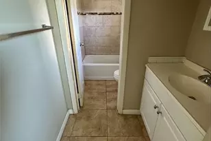 5614 Blueberry Ct, Lauderhill, FL 33313 - Photo 11