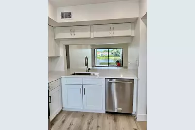 6962 Briarlake Circle #203, Palm Beach Gardens, FL 33418 - Photo 5