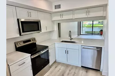 6962 Briarlake Circle #203, Palm Beach Gardens, FL 33418 - Photo 3