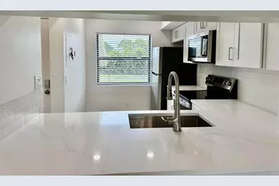 6962 Briarlake Circle #203, Palm Beach Gardens, FL 33418 - Photo 7