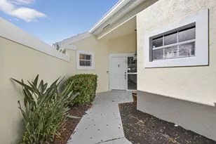 18 Selby Ln, Palm Beach Gardens, FL 33418 - Photo 7