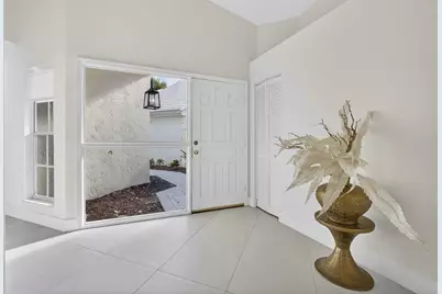 18 Selby Lane, Palm Beach Gardens, FL 33418 - Photo 13