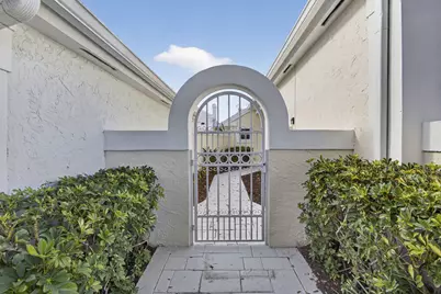 18 Selby Lane, Palm Beach Gardens, FL 33418 - Photo 5