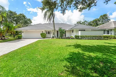 13 St Giles Road, Palm Beach Gardens, FL 33418 - Photo 1