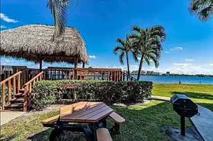 708 Executive Center Dr, West Palm Beach, FL 33401 - Photo 11