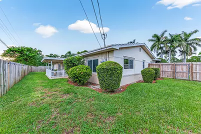2750 SE 3rd Street, Pompano Beach, FL 33062 - Photo 17