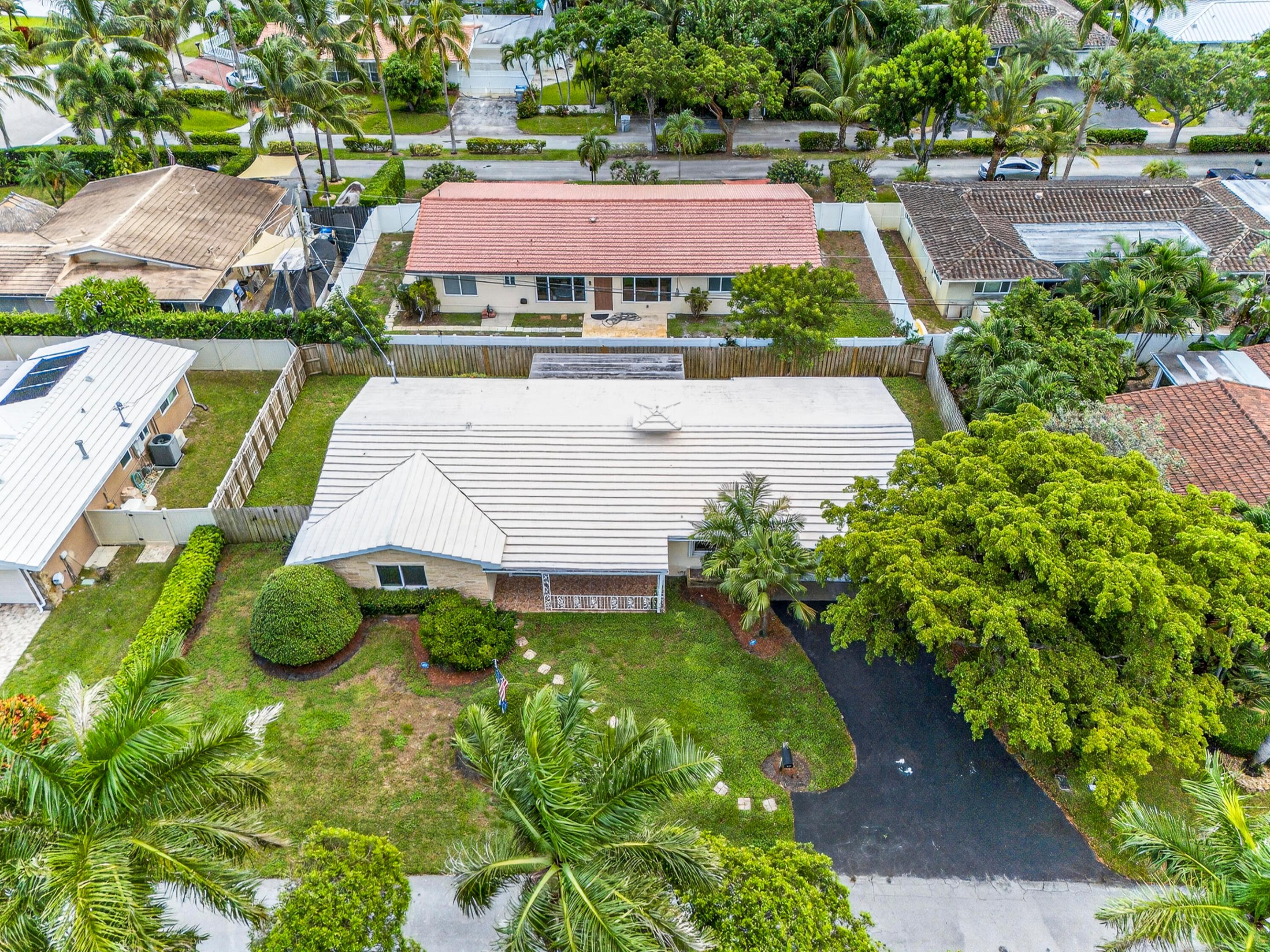 2750 SE 3rd St - 2750 SE 3rd St, Pompano Beach, FL 33062 Luxury Property | Jose Angel Pina
