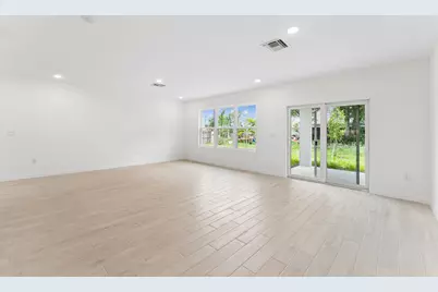 1068 SW Mataro Avenue, Port Saint Lucie, FL 34953 - Photo 15