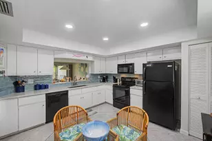 5132 SE Club Way, Stuart, FL 34997 - Photo 9