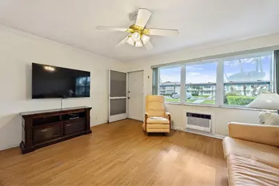 200 Horizons W #106, Boynton Beach, FL 33435 - Photo 3