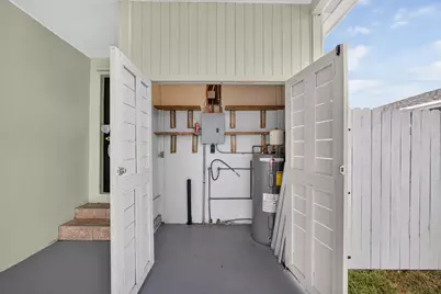 1547 W 10th Street, Riviera Beach, FL 33404 - Photo 9