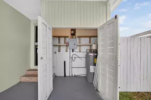1547 W 10th St, Riviera Beach, FL 33404 - Photo 9