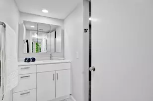 1717 N Bayshore Dr, Miami, FL 33132 - Photo 7