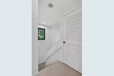 444 NW 41st Street, Oakland Park, FL 33309 - Photo 11