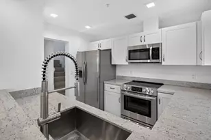 444 NW 41st St, Oakland Park, FL 33309 - Photo 5