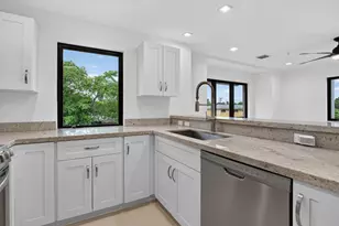 444 NW 41st St, Oakland Park, FL 33309 - Photo 3