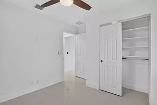 444 NW 41st St, Oakland Park, FL 33309 - Photo 7