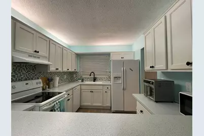 1210 SE Parkview Place #E3, Stuart, FL 34994 - Photo 3