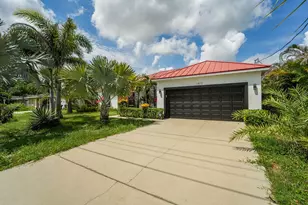 1812 SE Fallon Dr, Port Saint Lucie, FL 34983 - Photo 3