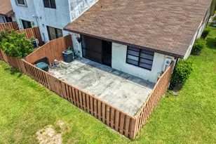 1020 Parkside Green Dr, Greenacres, FL 33415 - Photo 23