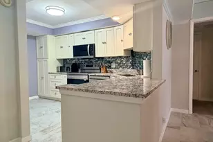 2425 Presidential Way, West Palm Beach, FL 33401 - Photo 5