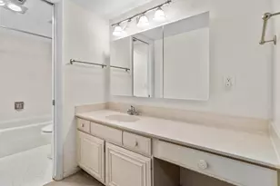 2425 Presidential Way, West Palm Beach, FL 33401 - Photo 7