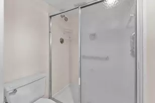 2425 Presidential Way, West Palm Beach, FL 33401 - Photo 15