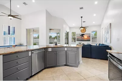 13866 Geranium Place, Wellington, FL 33414 - Photo 9