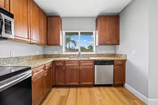 708 SE 15th St, Fort Lauderdale, FL 33316 - Photo 13