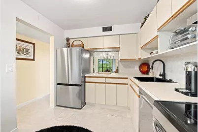 3231 Holiday Springs Boulevard #205, Margate, FL 33063 - Photo 7