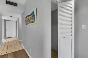 2209 S Cypress Bend Dr, Pompano Beach, FL 33069 - Photo 5